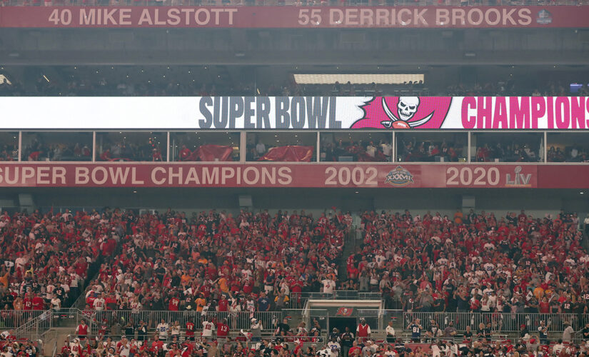 Bucs unveil Super Bowl signage before Week 1 game vs. Cowboys