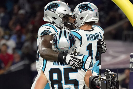 Sam Darnold’s 2 touchdowns help Panthers to convincing victory over Texans