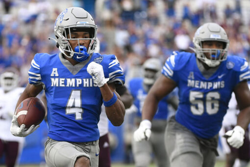 Memphis’ sneaky touchdown has fans angered at referees