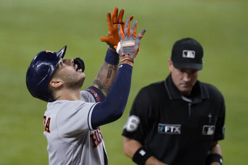 Correa HR triggers 7-run 4th, Astros roll past Rangers 12-1