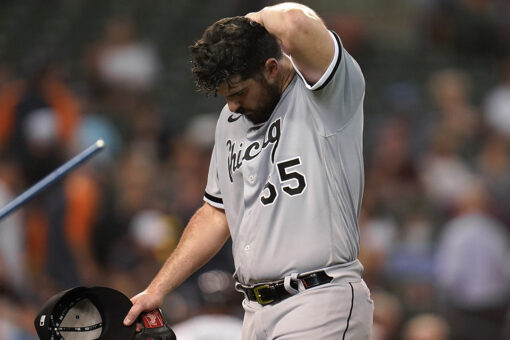 White Sox lose 4-3 to Tigers but close in on division crown
