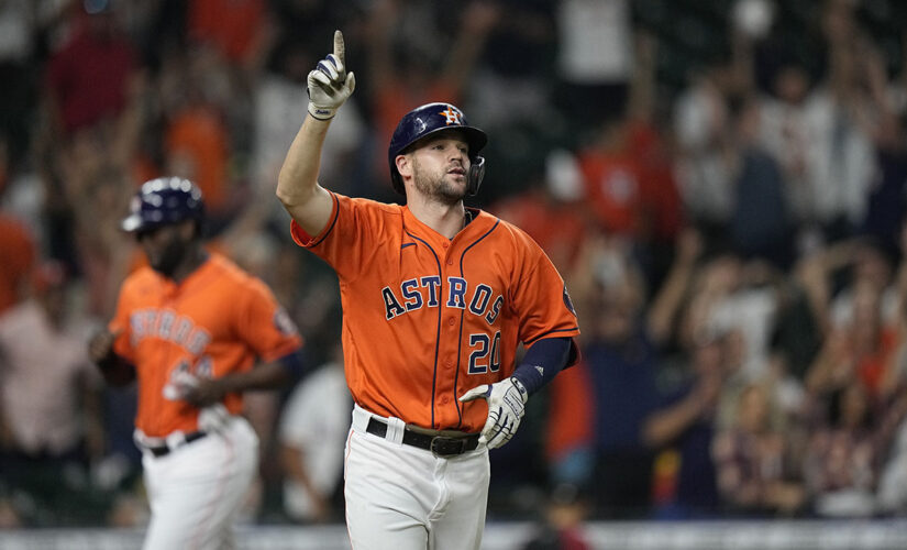 Diamondbacks lose 100th of season, fall 4-3 to Astros