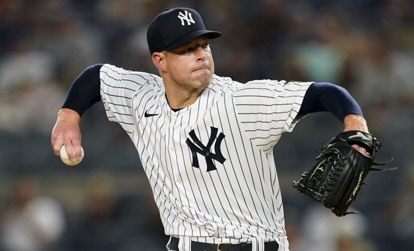 Kluber beats Indians, Gallo homers twice as Yanks win 8-0