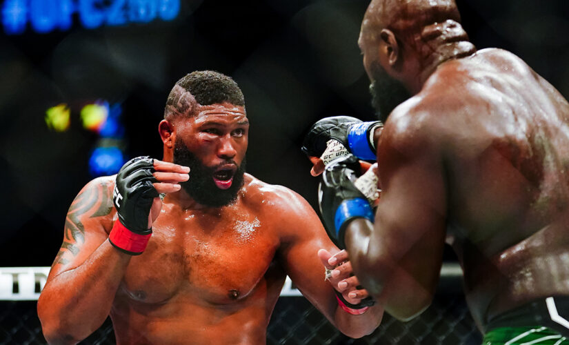 Curtis Blaydes battles through nasty facial cut to win UFC 266 fight
