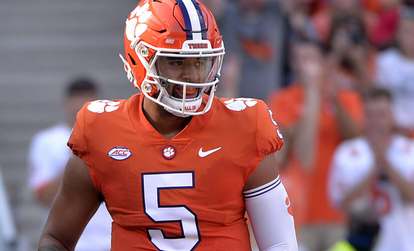 Uiagalelei, No. 6 Clemson dominate FCS Bulldogs 49-3