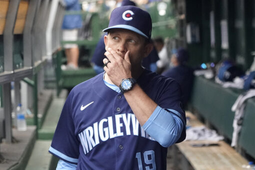 Cubs manager Ross positive for virus, Chicago tops Pirates
