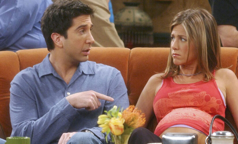 Jennifer Aniston reveals the text messages she received following David Schwimmer dating rumors