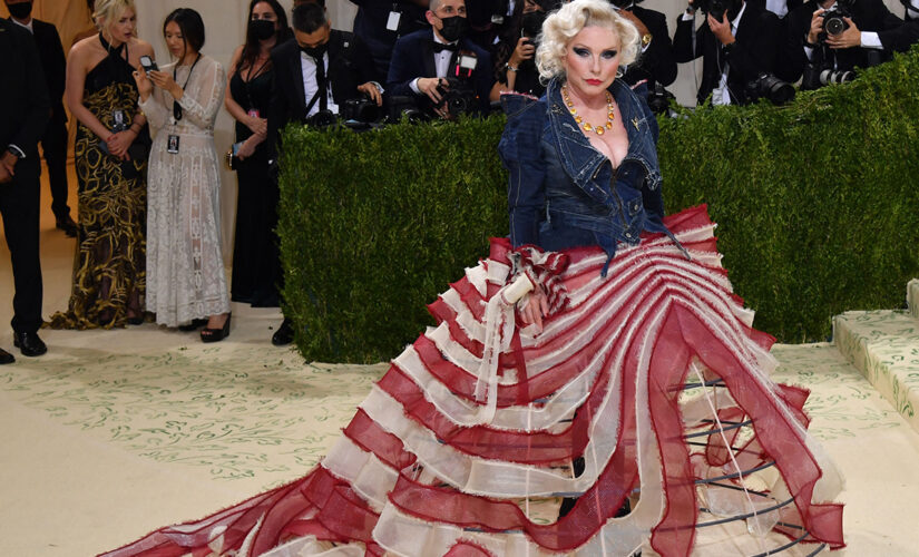 Debbie Harry wears patriotic dress at Met Gala 2021 to honor ‘American Independence’ theme