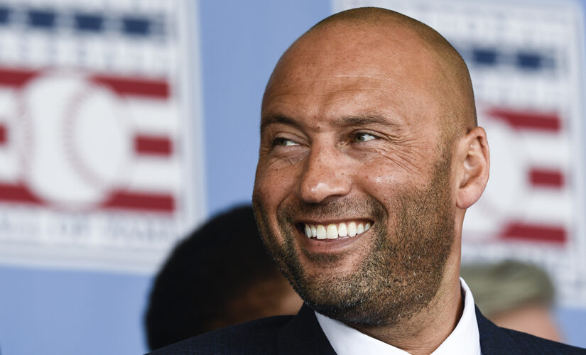 Derek Jeter jabs baseball writer who didn’t vote for him during Hall of Fame speech