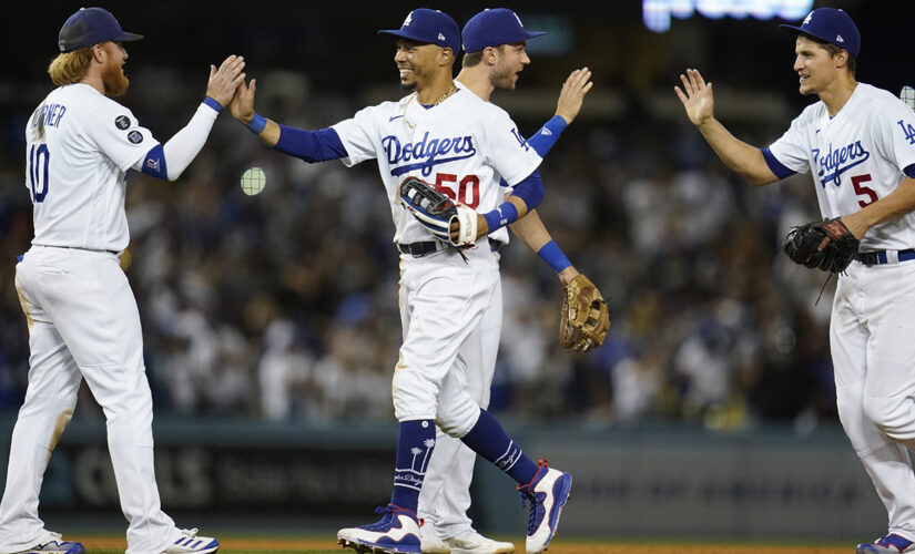 Urías earns MLB-leading 17th win, Dodgers beat Padres 3-0