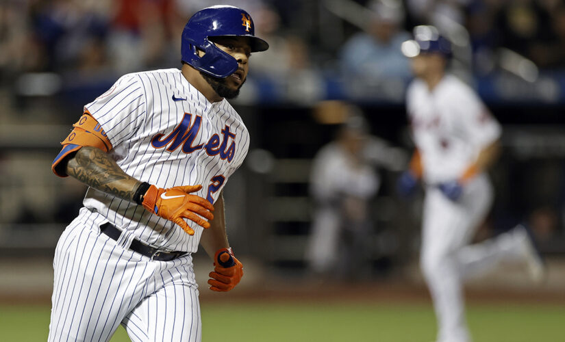 Embattled Mets edge Marlins 4-3 for 5th straight victory