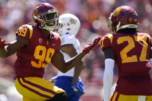 London, defense carry No. 15 USC past San Jose St. 30-7