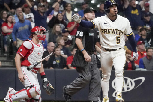 Eduardo Escobar’s homer lifts Brewers past Phillies 4-3