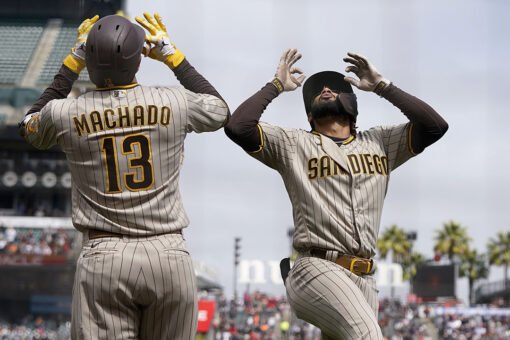 Tatis hits 39th HR, Padres beat Giants 7-4 to gain on Cards