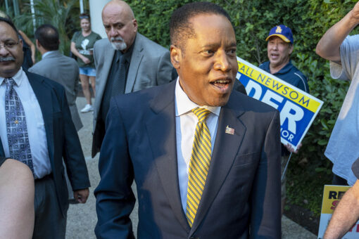 Larry Elder attacked by egg-throwing agitators in Los Angeles