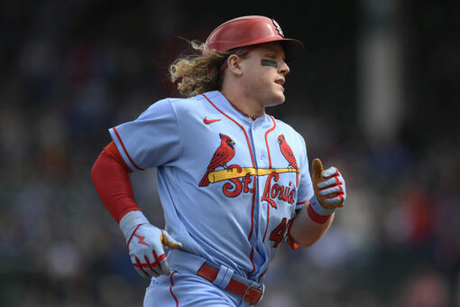 Cardinals set team record with 15th straight win, beat Cubs