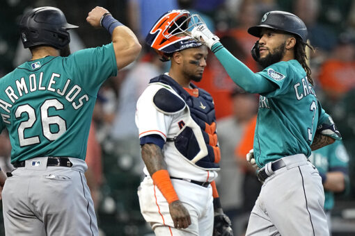 Marmolejos, Mariners score 4 in 9th, avoid sweep by Astros