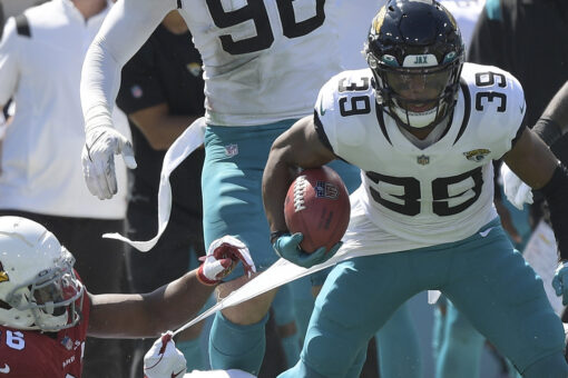 Jaguars’ Jamal Agnew returns Cardinals missed field goal 109 yards for electric touchdown before halftime