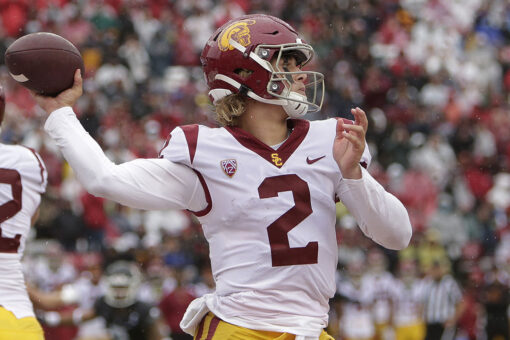 USC football team has scare while deplaning before Washington State game