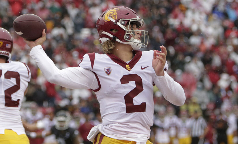 USC football team has scare while deplaning before Washington State game