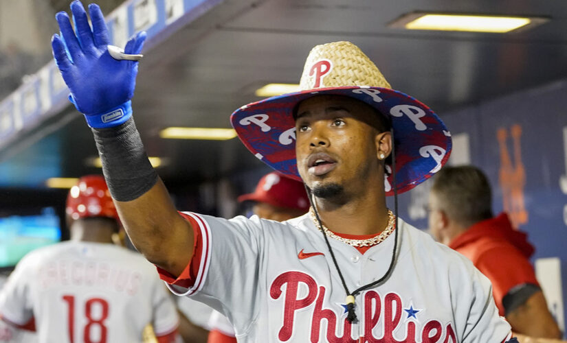 Segura, Nola lead surging Phils past Mets, tighten NL East