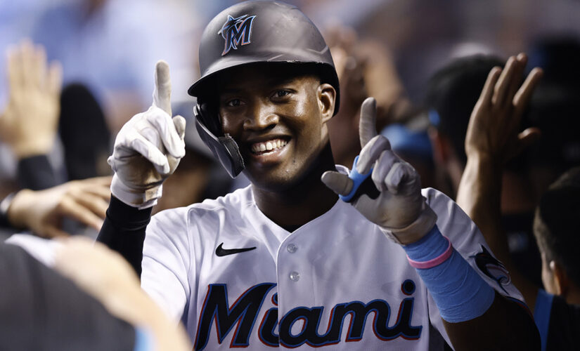 Marlins’ Jesús Sánchez makes incredible barehanded catch vs. Nationals