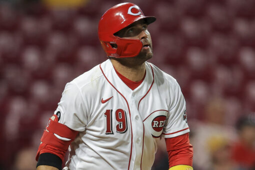 Votto power surge leads Reds rally for 9-5 win over Pirates