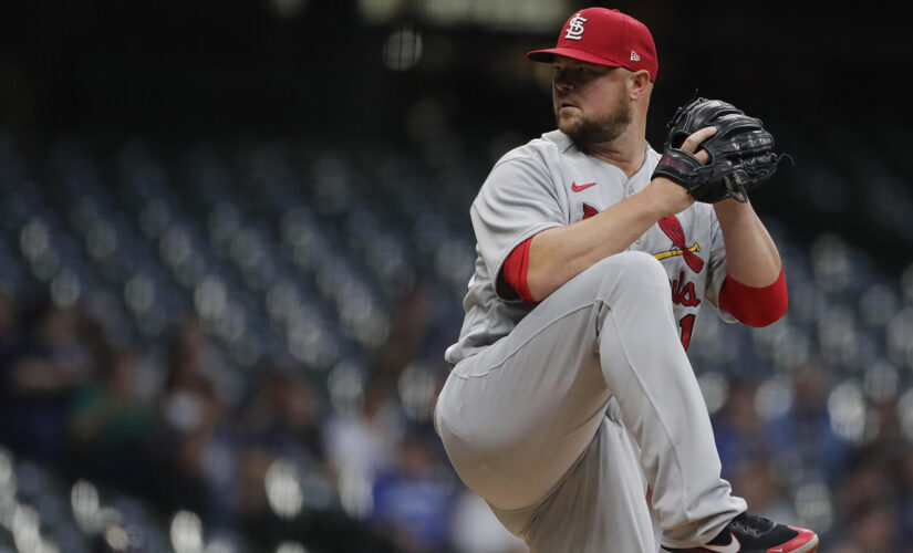 Lester wins 200th, Cards down Brewers for ninth straight win
