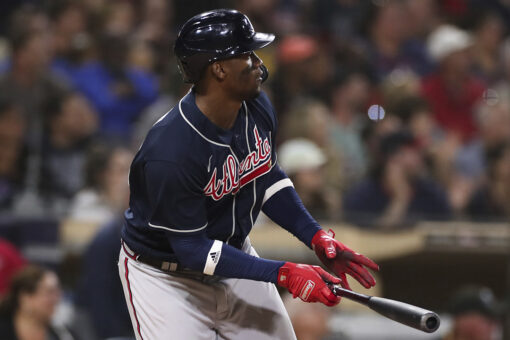 Soler, Braves win 10-8 in 10 innings to eliminate Padres