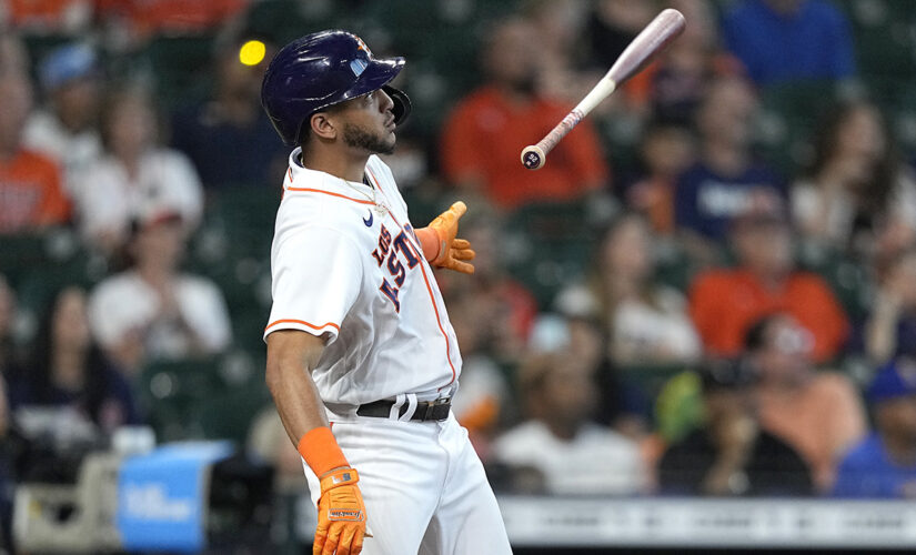 Siri, McCormick rally AL West-leading Astros past D-backs