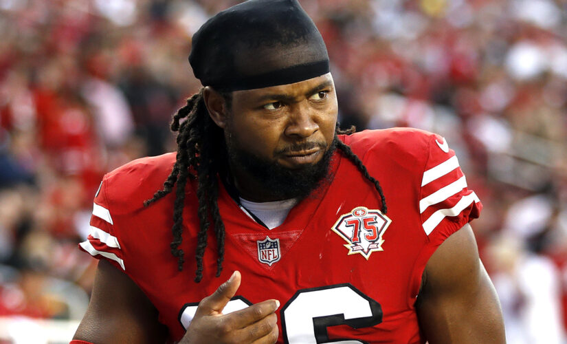 49ers’ Josh Norman spit up blood, dealing with bruised lungs after leaving game: report