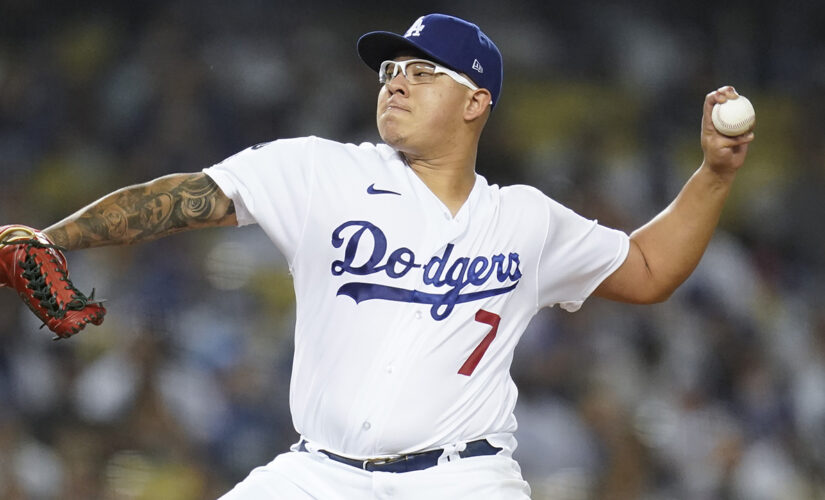 Urías wins MLB-leading 18th, Dodgers beat D-backs 5-3