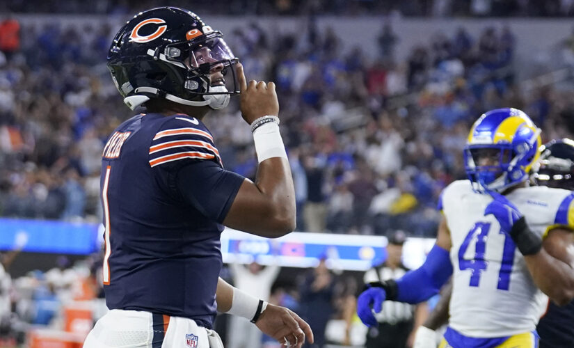 Bears feel pressure to start Justin Fields after rookie’s impact in loss vs. Rams