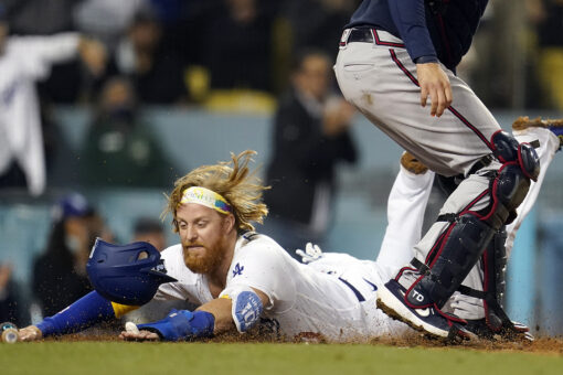 Dodgers rally past Braves for sweep, Scherzer leaves after 6
