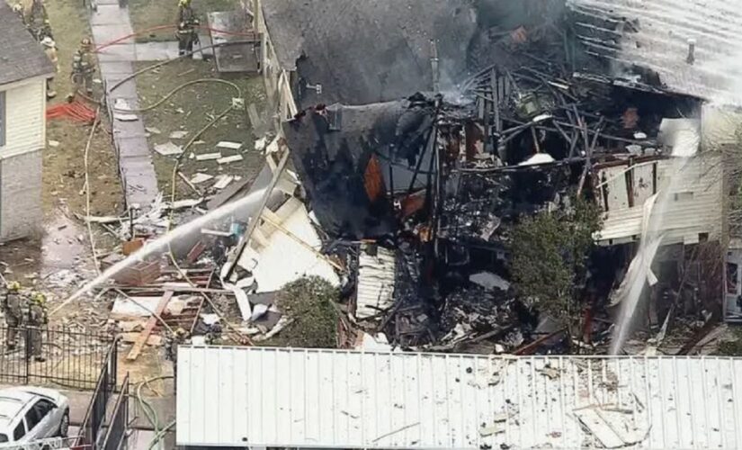 Dallas firefighters, residents injured after gas explosion at apartment complex