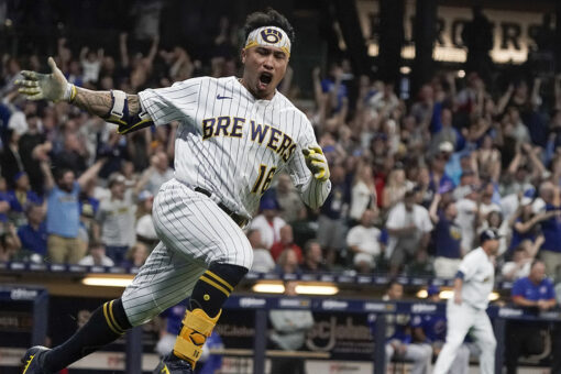 Brewers rally to top Cubs 8-5, move closer to division title