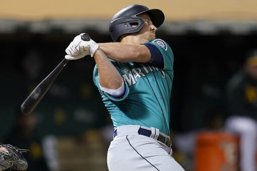 Seager’s three RBIs help Mariners stop A’s 5-game win streak