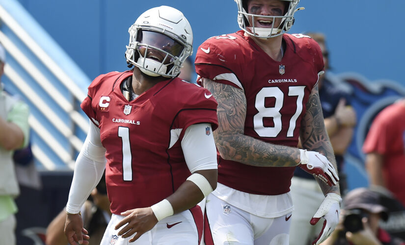 Kyler Murray, Chandler Jones lead Cardinals to blowout win over Titans