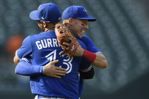 Blue Jays hit five homers, pound Orioles 22-7