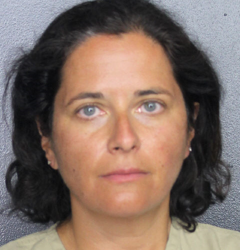 Chicago woman allegedly makes false bomb threat at Florida airport after arriving late to her flight
