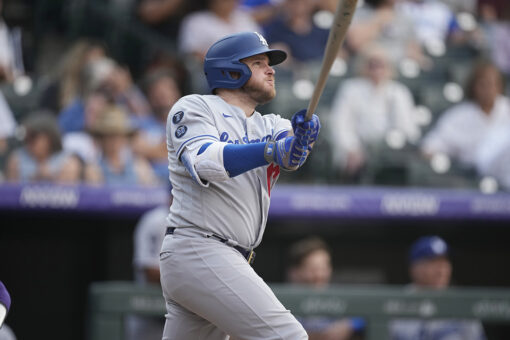 Muncy homers in 10th, Dodgers rally for 7-5 win over Rockies
