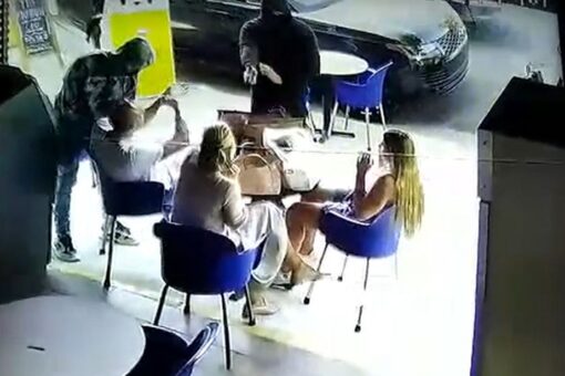 Los Angeles diners robbed at gunpoint on sidewalk café in broad daylight
