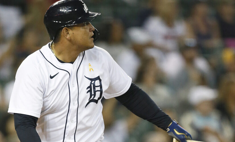 Cabrera hits career homer No. 502, Tigers beat Athletics 8-6