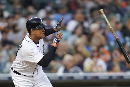 Cabrera 9 hits in row, Schoop, Tigers win; Rays’ Franco hurt