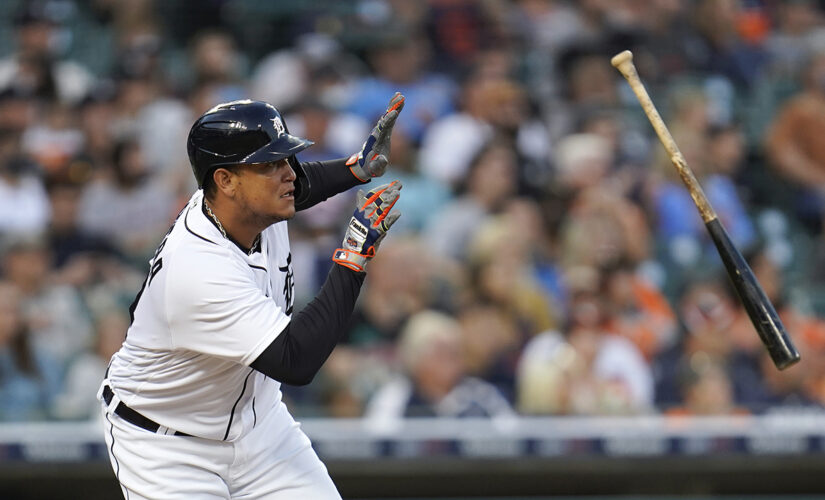Cabrera 9 hits in row, Schoop, Tigers win; Rays’ Franco hurt