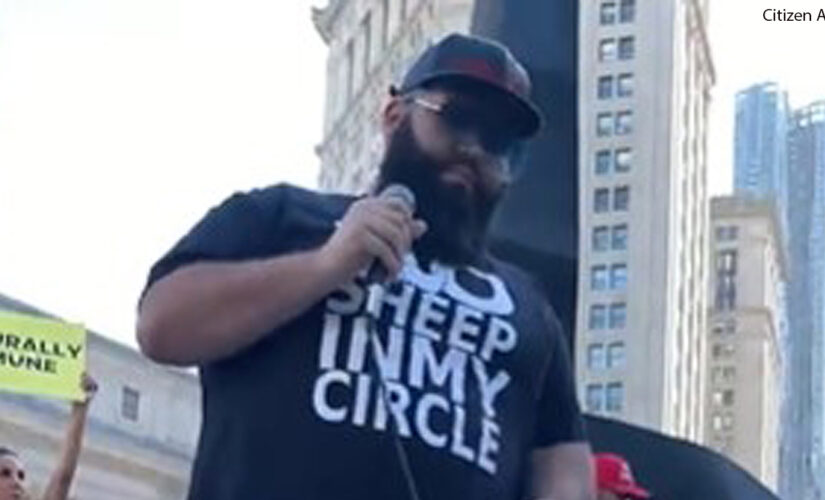 Anti-vaccine-mandate protestors march NYC streets on eve of enforcement for health care workers