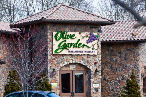Woman’s clever Olive Garden hack reveals you can save money and stay full by ordering this
