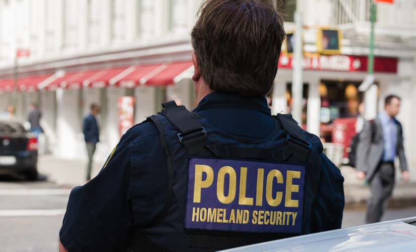 Biden COVID vaccine mandate blasted by head of federal officers union: ‘Villainizes employees’