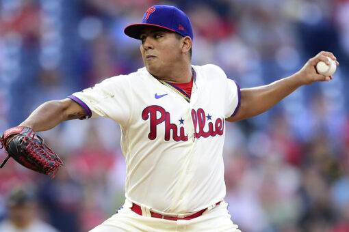 Suarez shutout, Harper HR, Phils win 5th in row, top Pirates