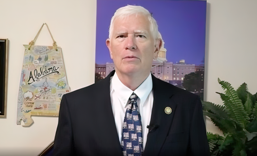 Mo Brooks battles liberal media in effort to win Alabama Senate seat, predicts ‘huge’ role for Trump in 2022